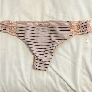 Acacia striped swim bottom size L